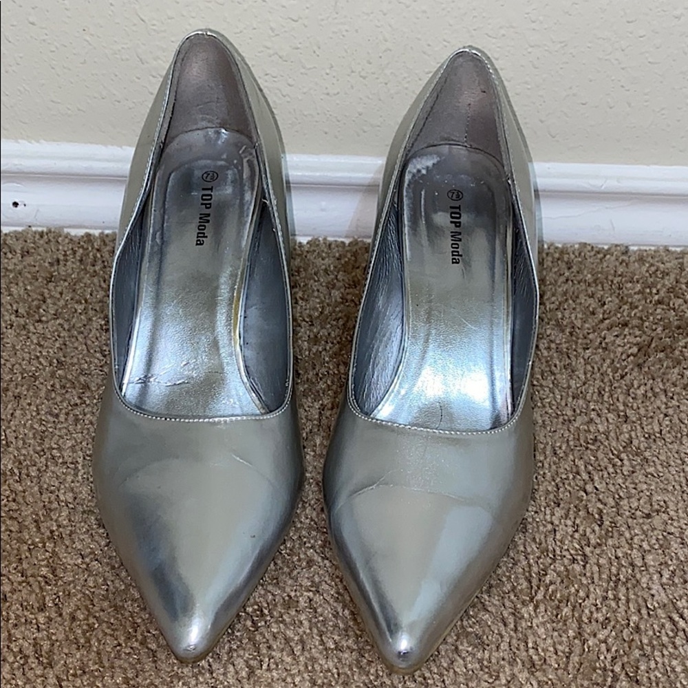 Women’s Top Moda silver pumps size 7.5